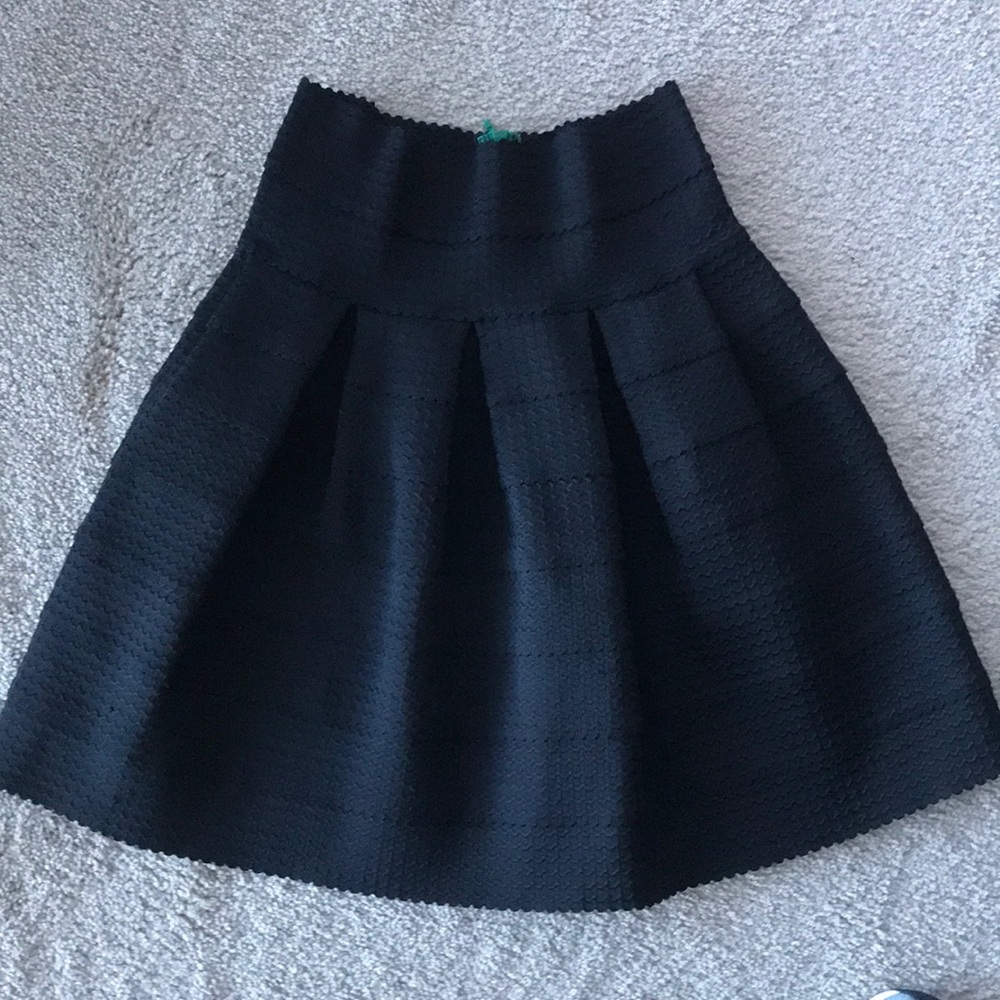 Black high waisted stretchy a line skirt
